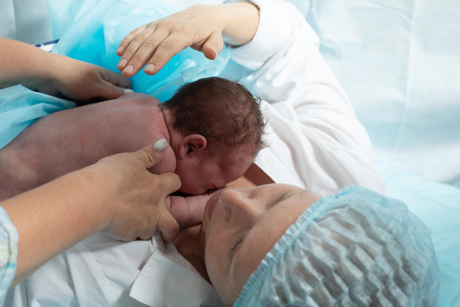 Primeiros cuidados prestados ao recém-nascido